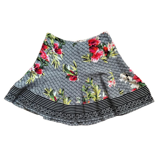 EUC White House Black Market A Line Floral Skirt with zig zag lines Size 2 - Picture 3 of 5